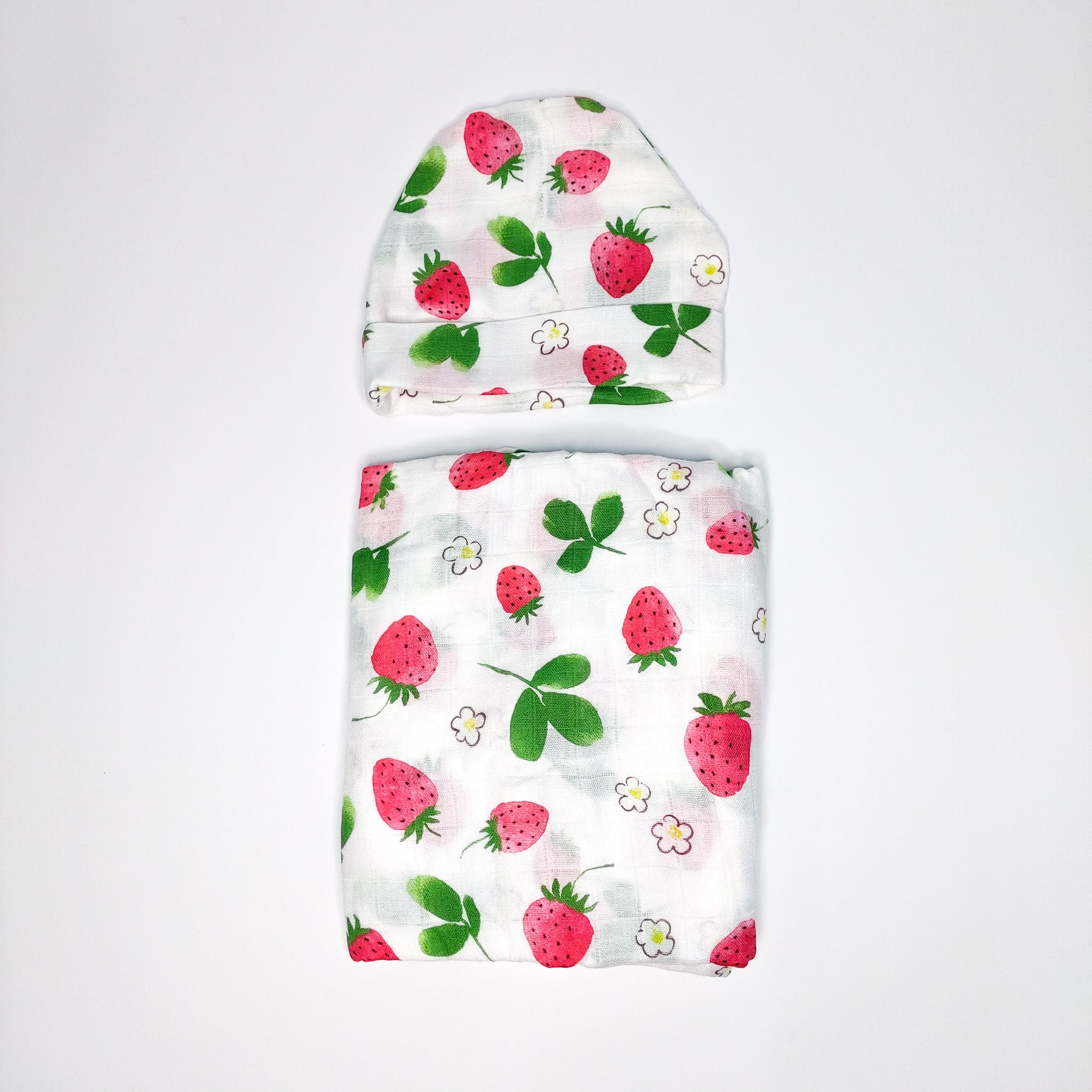 Swaddle Blanket Cotton & Bamboo with Cap -  Strawberry | قماط قطني مع بامبو مع الكمة - فراولة